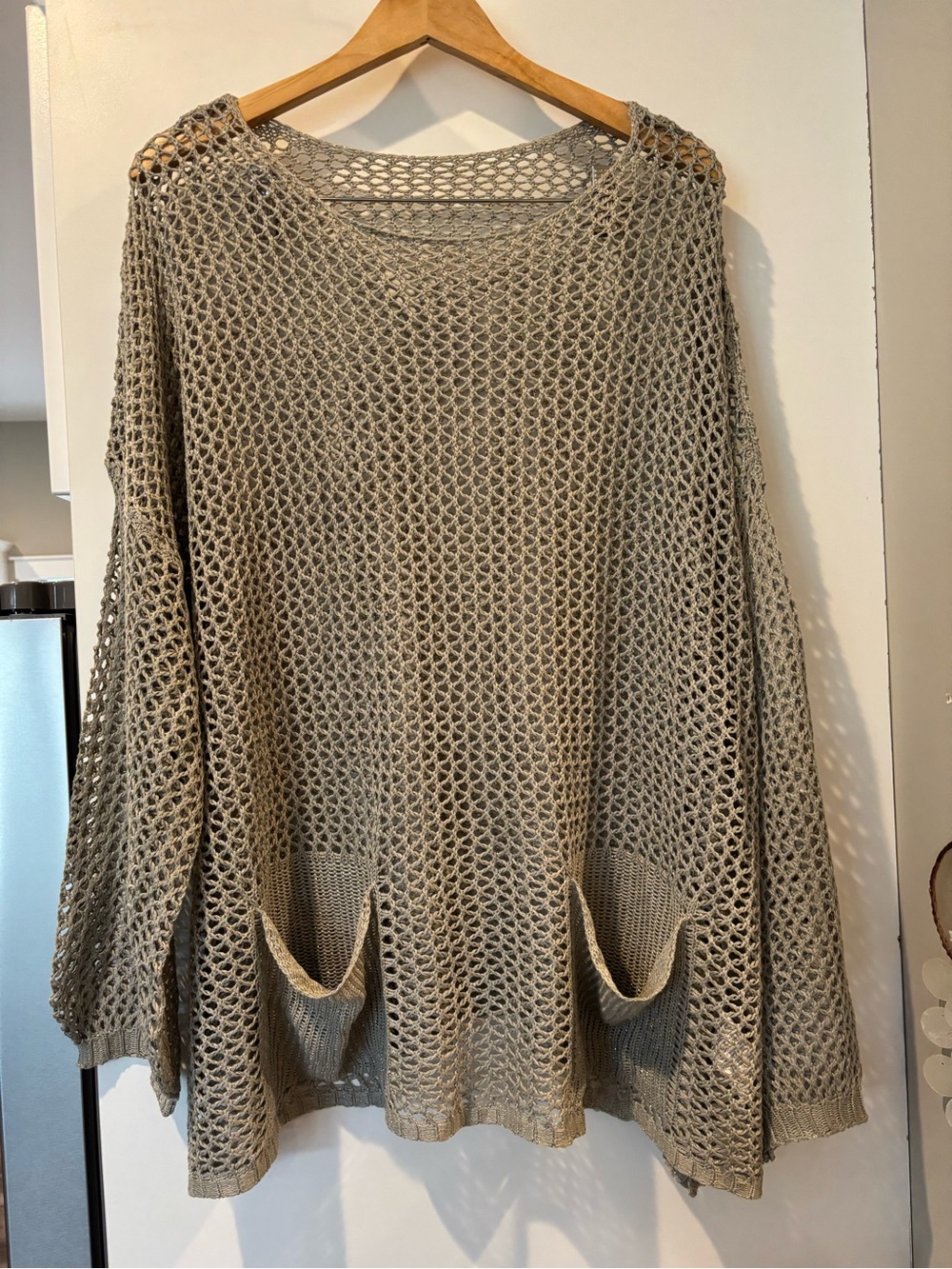SHEIN knit beach cover up sweater with pockets size 1 XL but fits bigger !